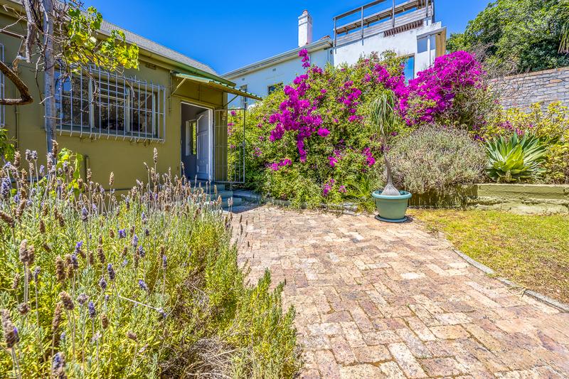 To Let 3 Bedroom Property for Rent in Green Point Western Cape